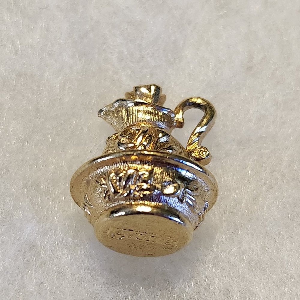 AVON GOLD TONE WATER PITCHER & WASH PAN CHARM